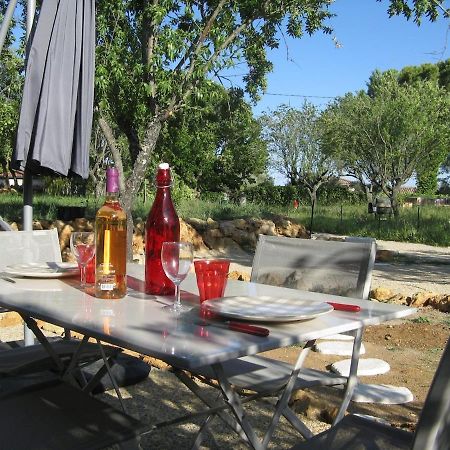 Maison 2 Ou 4 Personnes Jardin Parking Les Amandiers Lorgues Luaran gambar