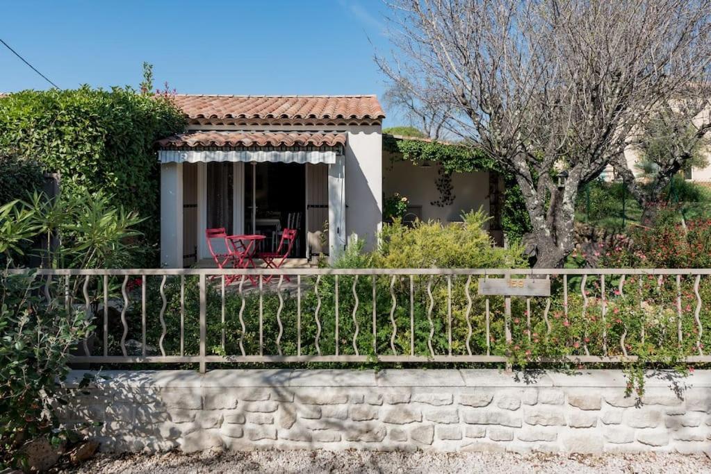 Maison 2 Ou 4 Personnes Jardin Parking Les Amandiers Lorgues Luaran gambar